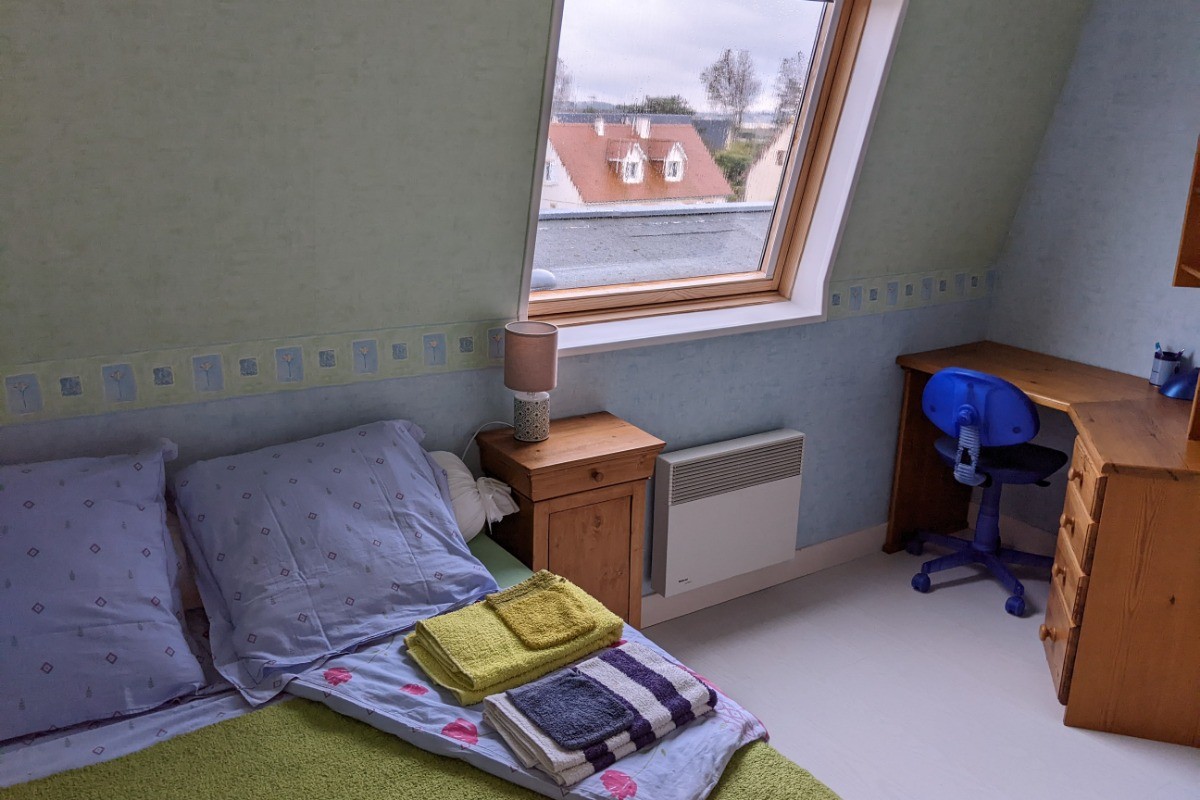 Chambre 2 au 1er étage (lit 140x190)