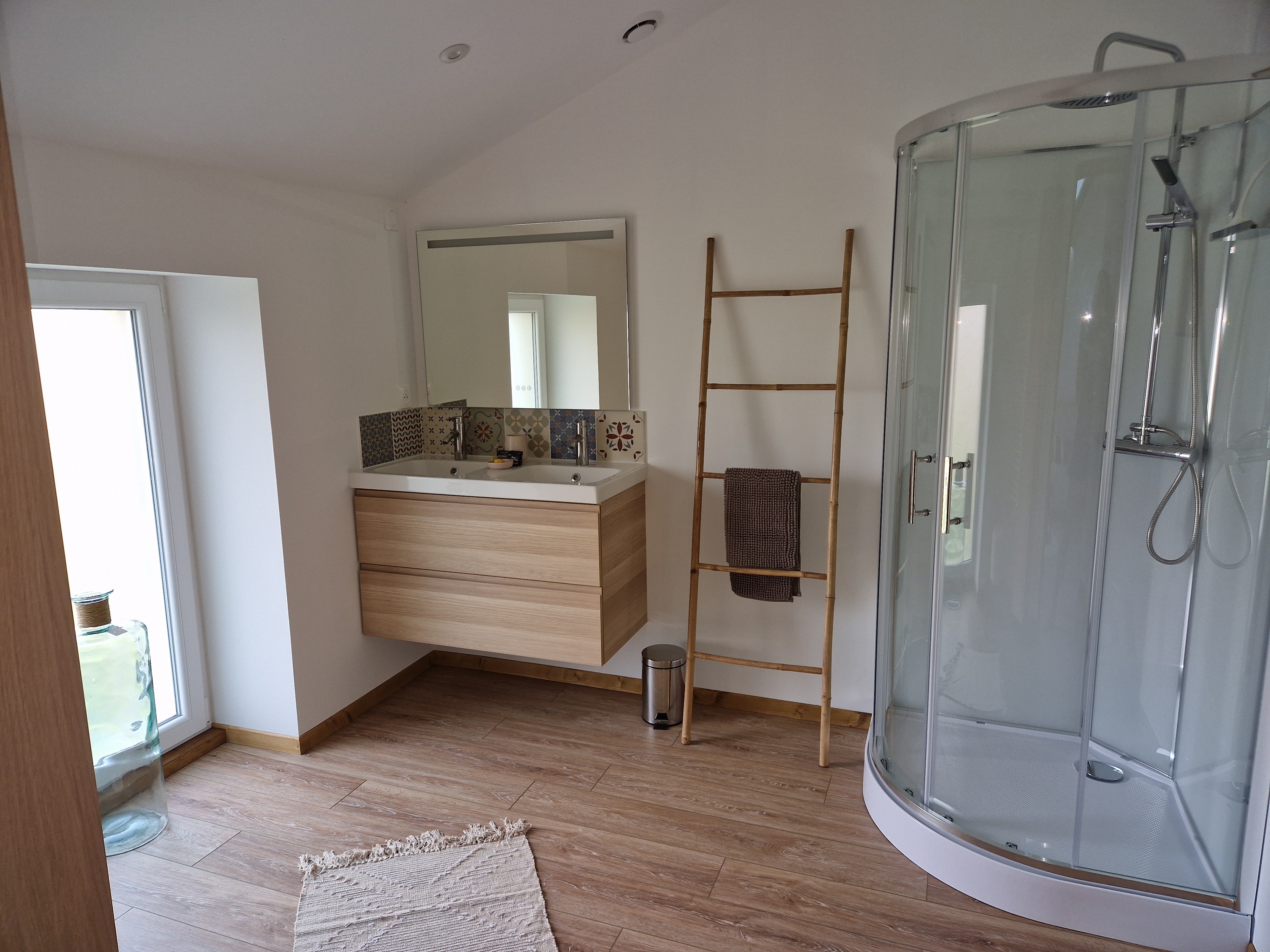 Shower room - Gite les bords de l'Amezule, gite Mirabelle