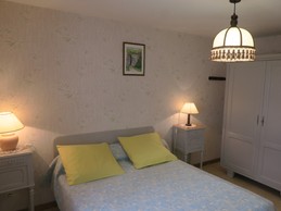 Chambre avec lit double