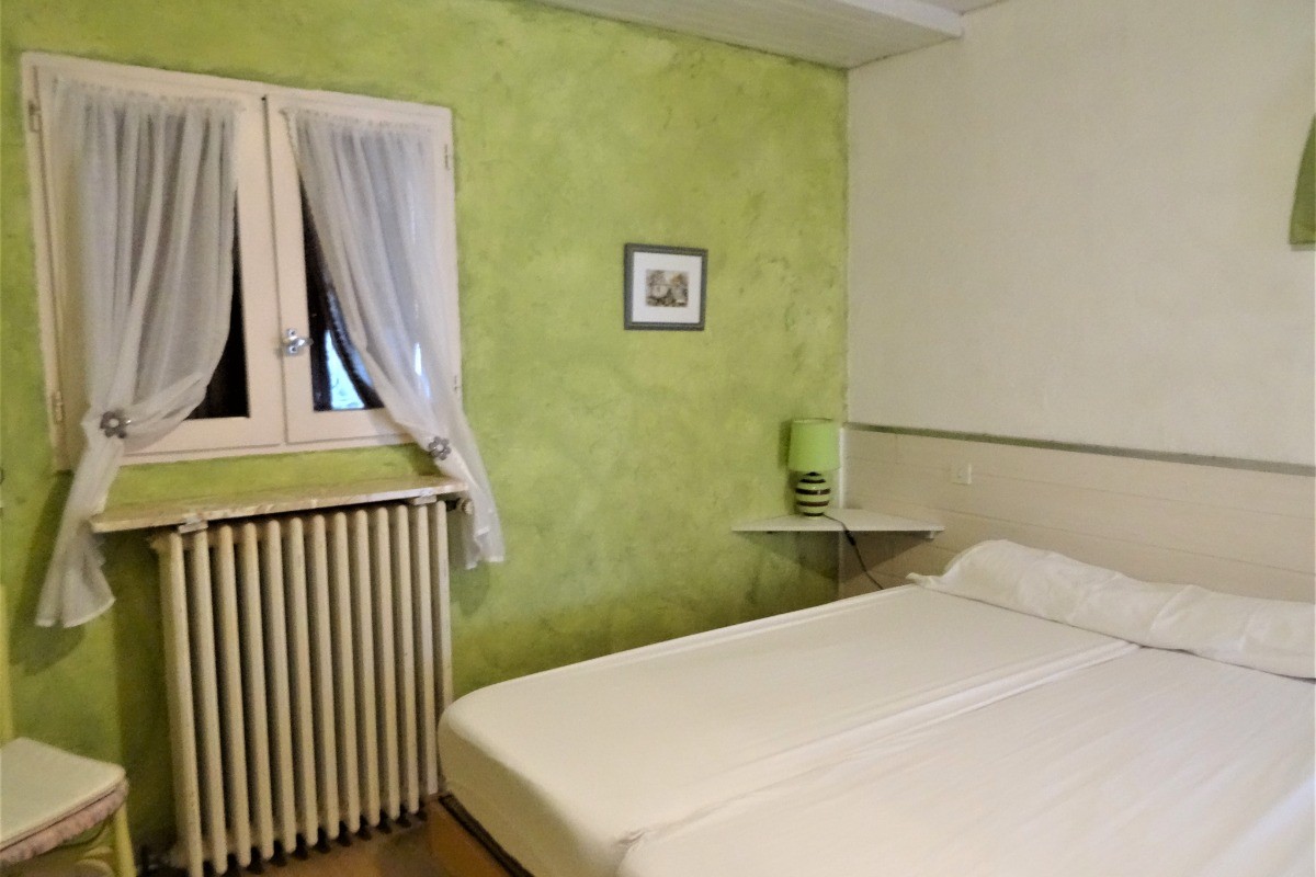 chambre rez de chausse lit 1,60
