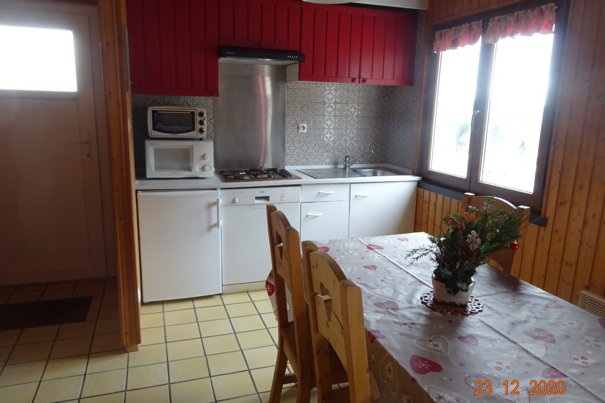 Cuisine ouverte sur salon/ séjour - Chalet le Podent à La Bresse