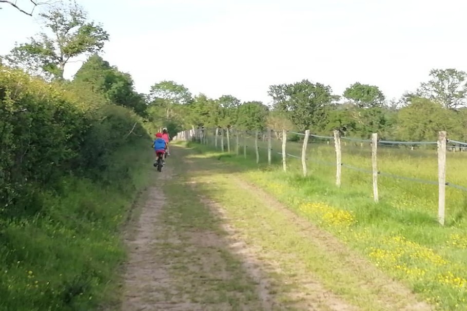 La piste privative d'un km, idéale pour faire le tour de la propriété en toute sérenité !