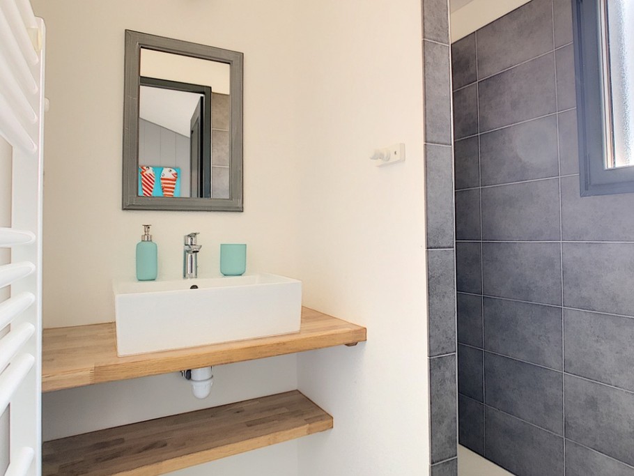 salle d'eau privative à la chambre 1