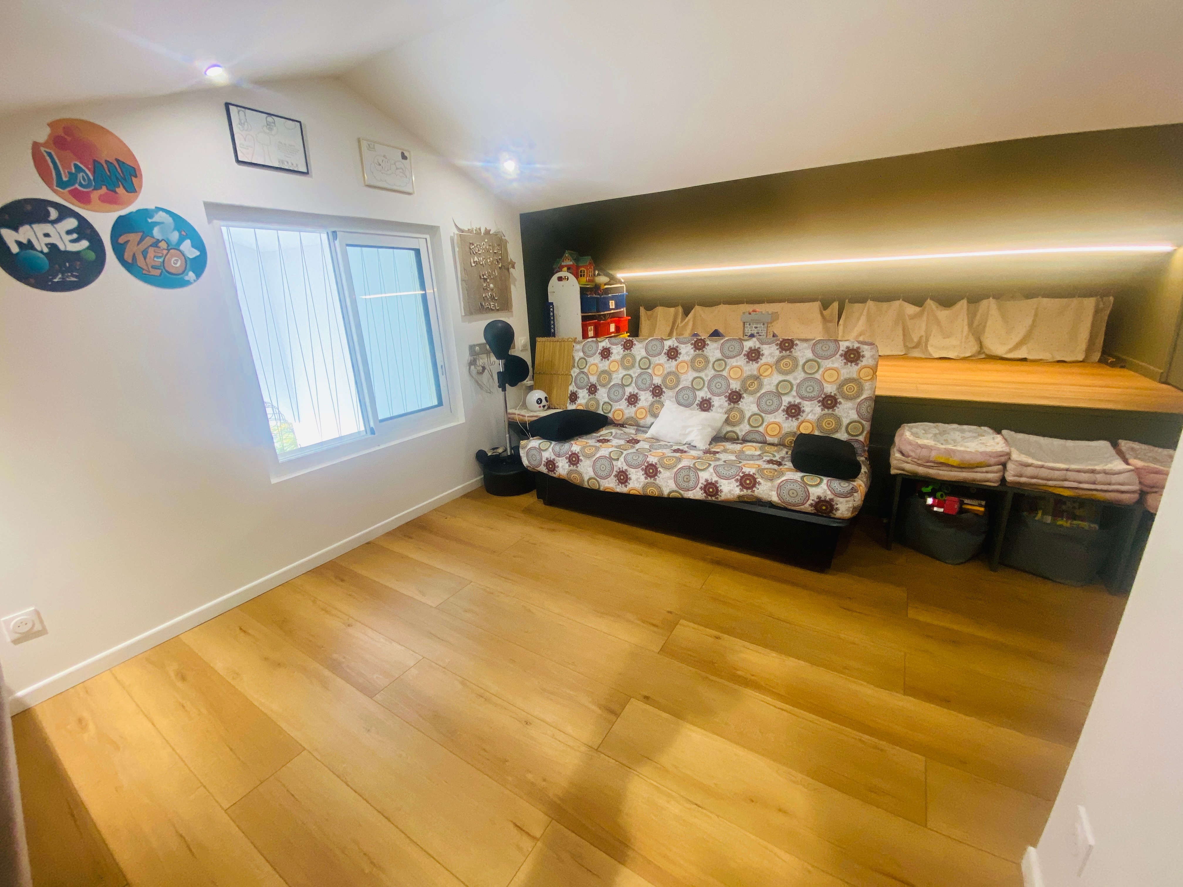 Chambre 4 : à l'étage avec salle de bain