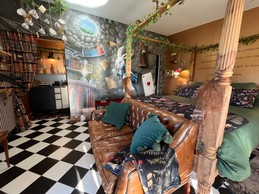 Le terrier aux merveilles Menil Hubert Location de vacances insolite coin nuit