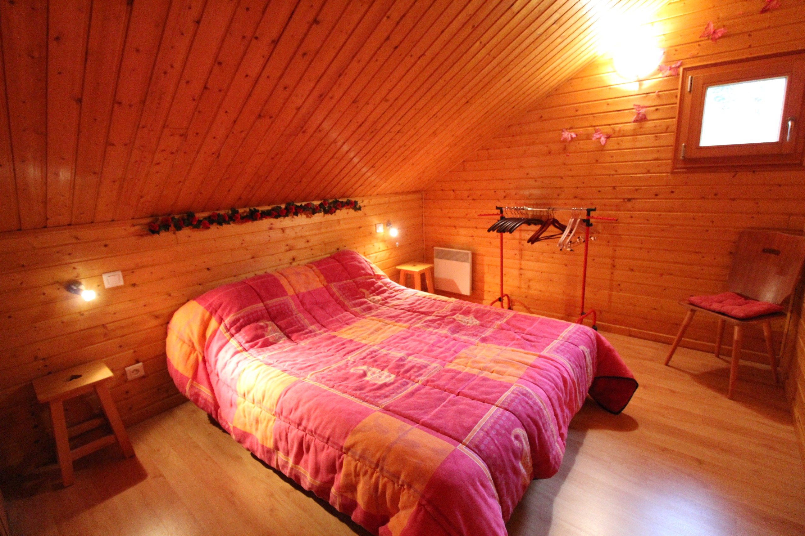 Chambre avec 1 lit double - Chalet en bois tout confort aux Rouges-Eaux – Nature, jardin, randonnées Vosges