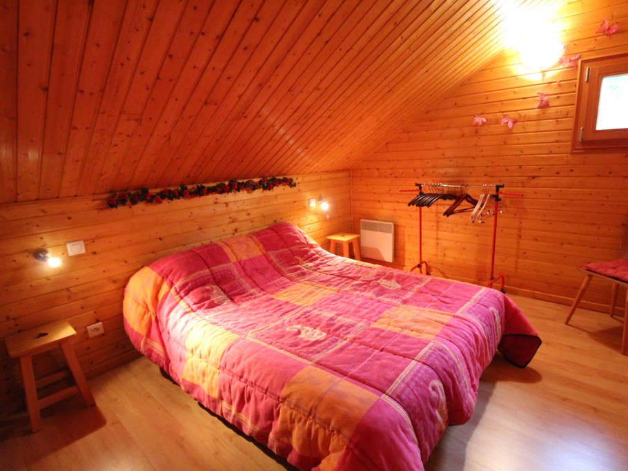 Chambre avec 1 lit double - Chalet en bois tout confort aux Rouges-Eaux – Nature, jardin, randonnées Vosges