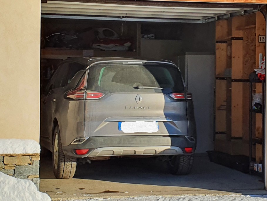 Garage grand gabarit