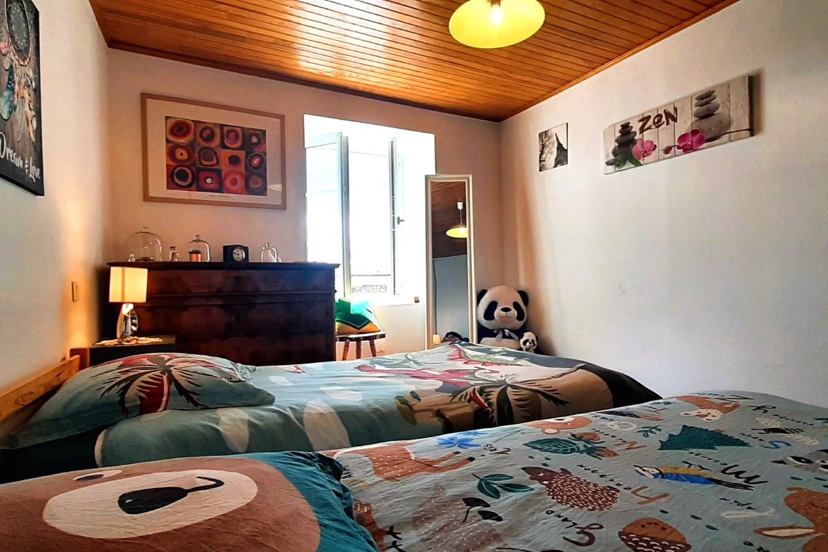 Chambre 1 : 2 lits 1 personne