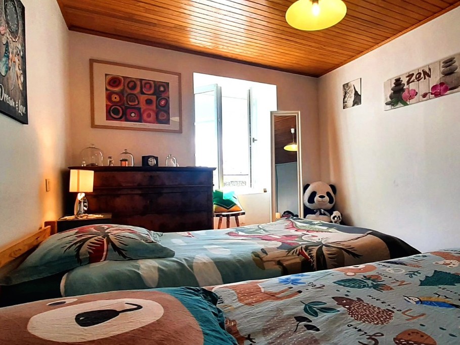 Chambre 1 : 2 lits 1 personne