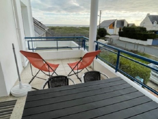 Balcony with garden furniture