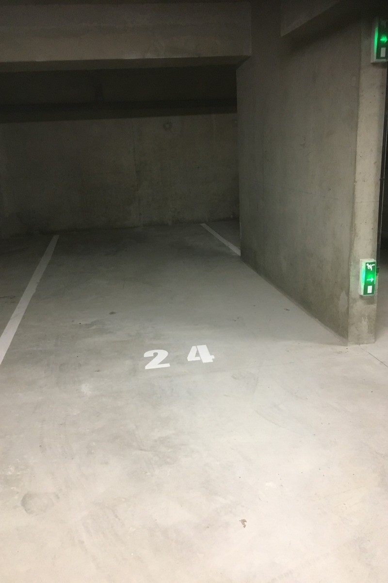 Votre parking personnel accessible par ascenseur.
