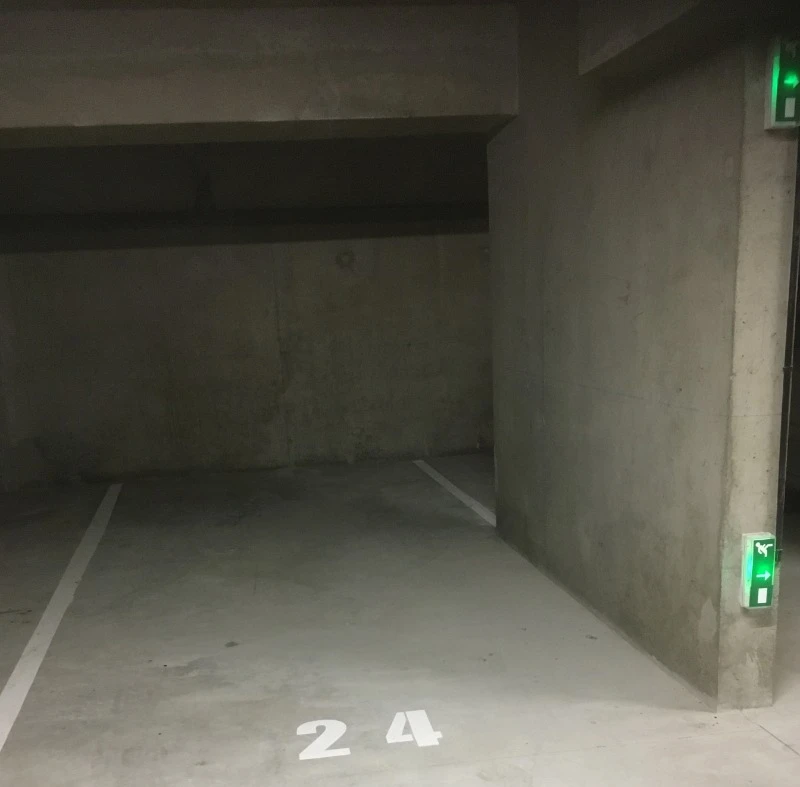 Votre parking personnel accessible par ascenseur.