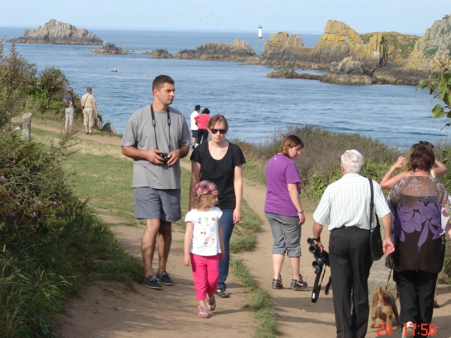 Le sentier des "Douaniers" (GR34) à La Pointe du Grouin.