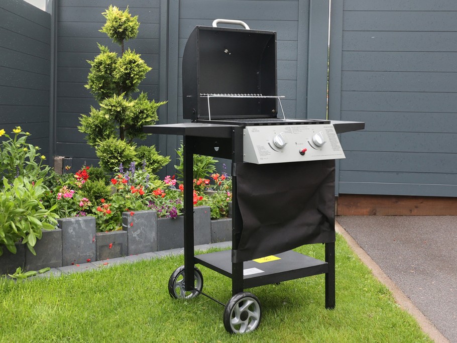 Terrasse avec salon de jardin et barbecue - Appartement RDC Aumontzey