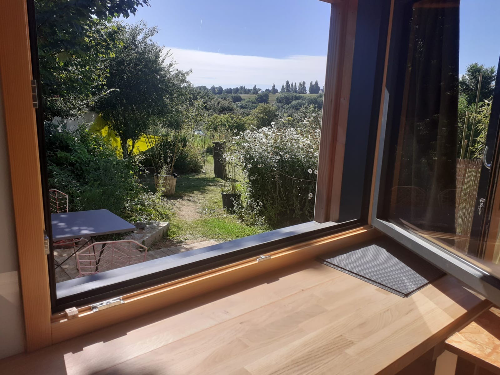Le coin bureau ouvert sur le jardin
