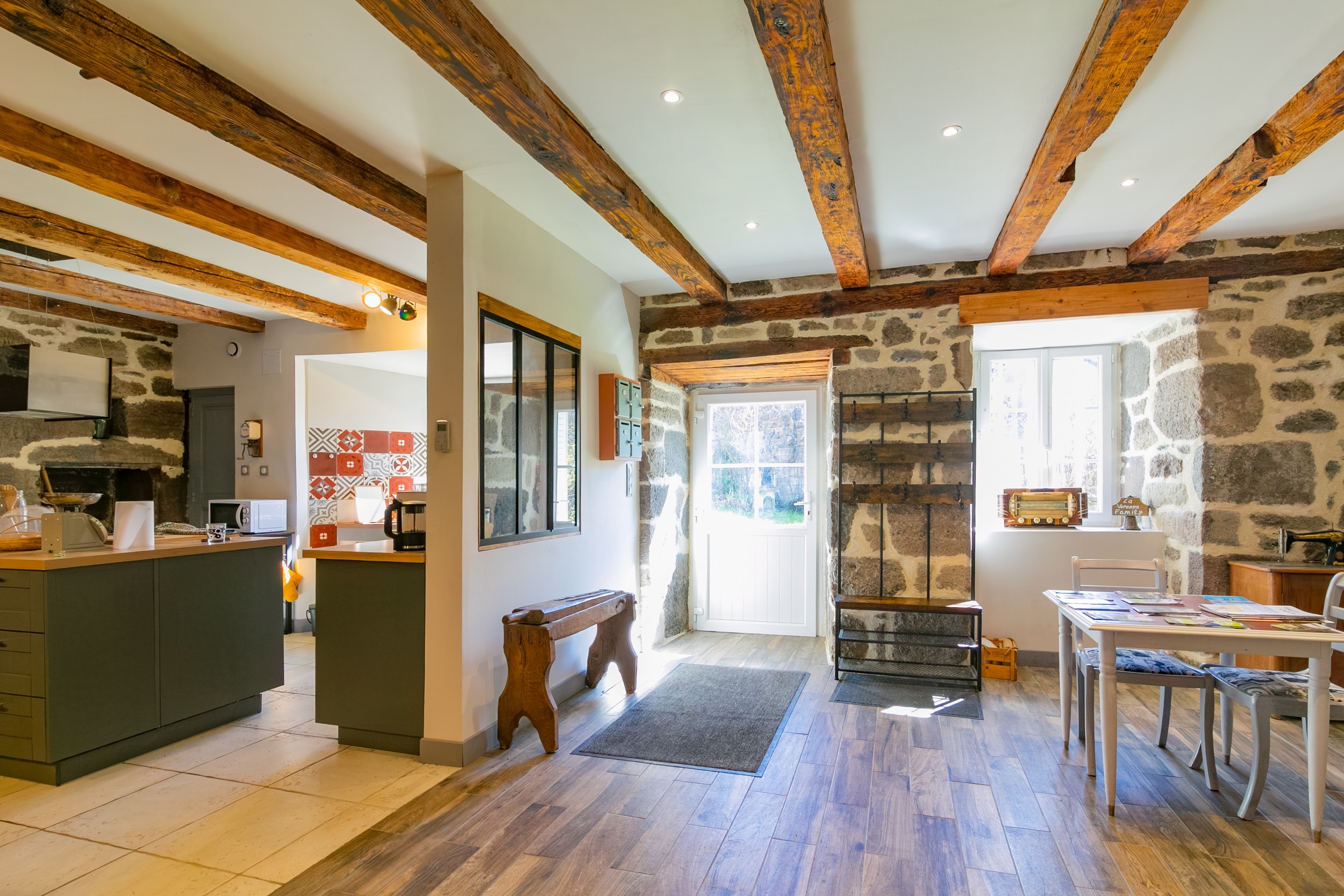 Entrance + living room