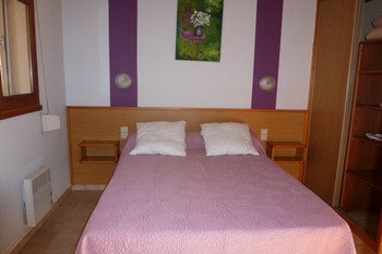 chambre avec lit en 140