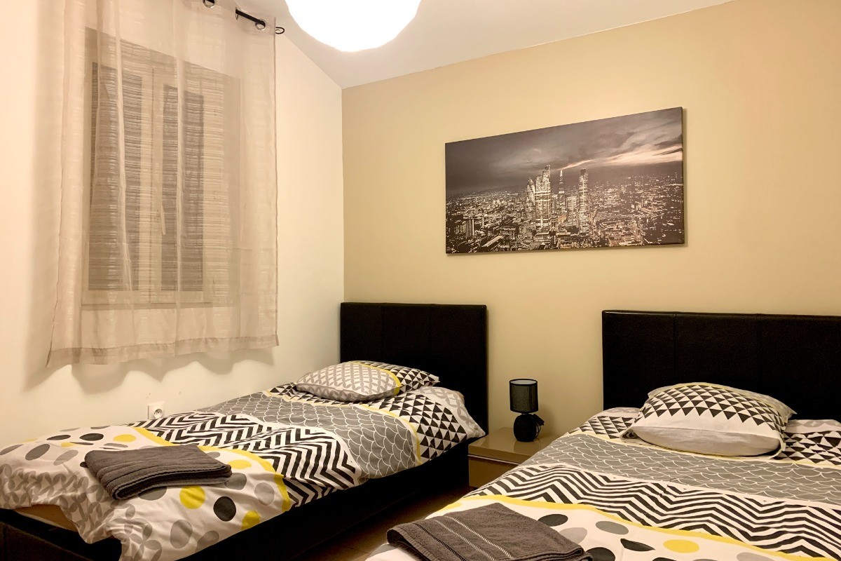 Gite disponible dans un domaine à 7km de Montpellier avec piscine et climatisation