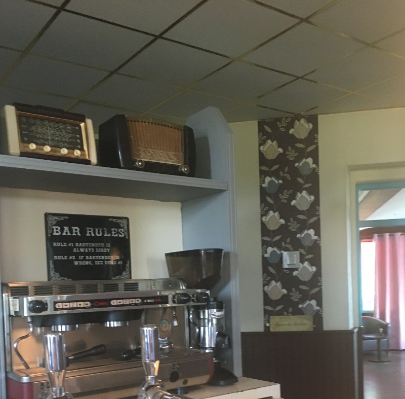 LE GRAND GITE LE BAR EQUIPE PRO