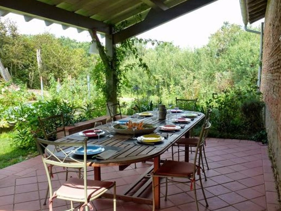 Des repas sous le auvent