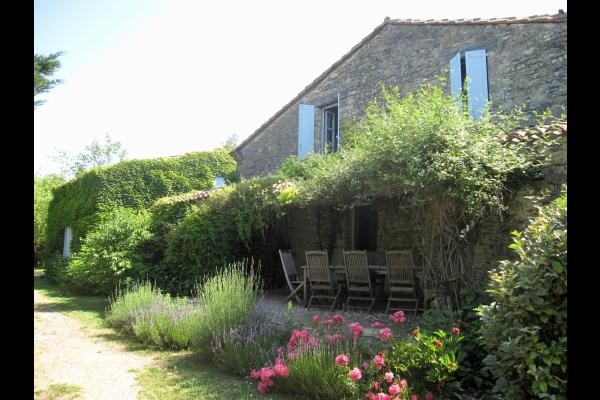 Terrasse couverte, vue maison - Virac - Tarn