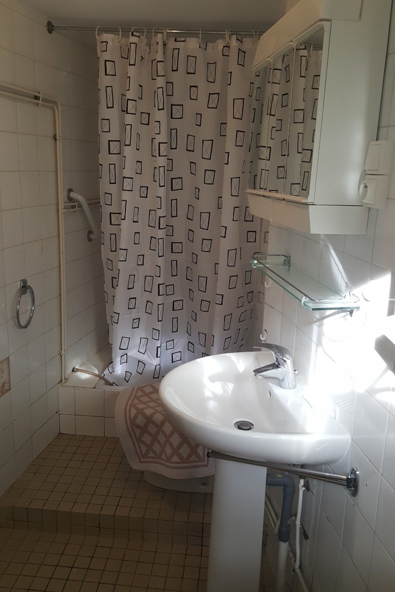 Salle d'eau et toilette