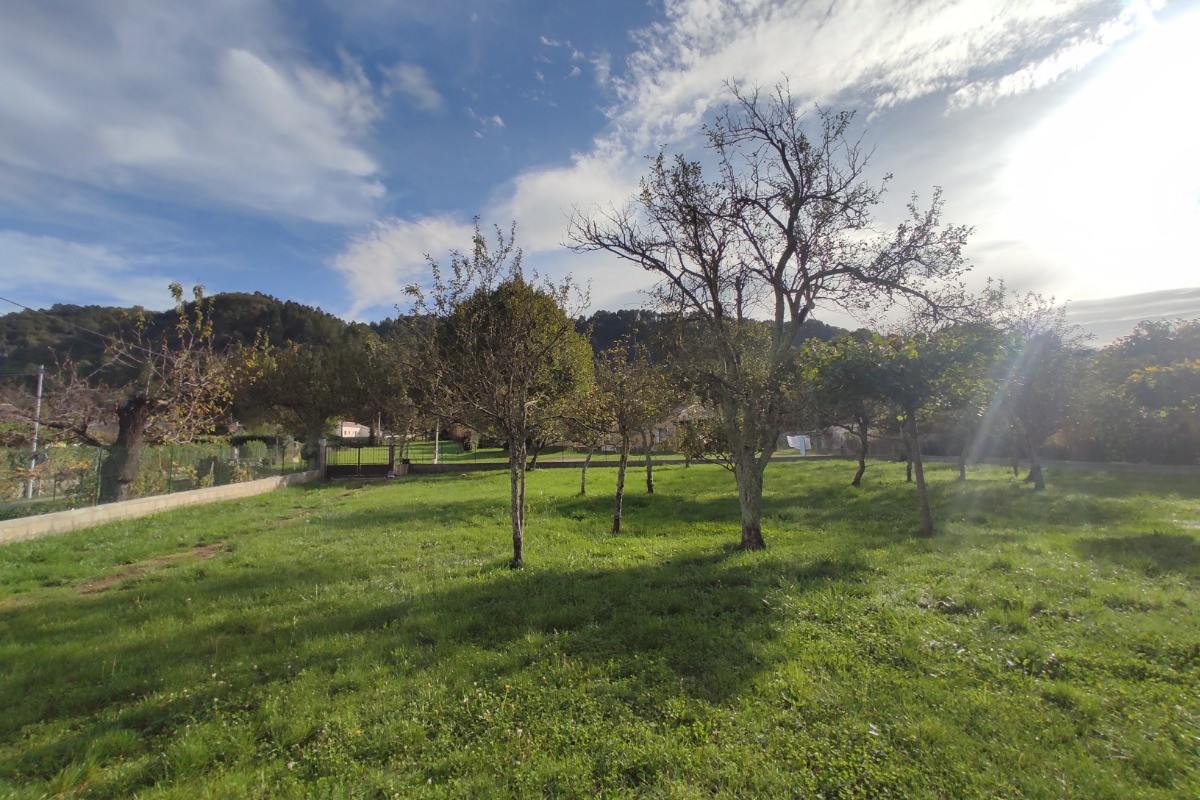 Terrain clos