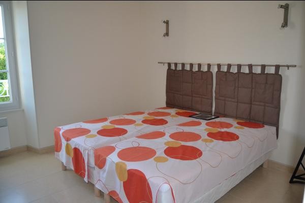 ETAGE Chambre 2 avec 2 Lits 90; Gite du Chai accès PMR, pour 6 personnes, près de Royan, Charente maritime