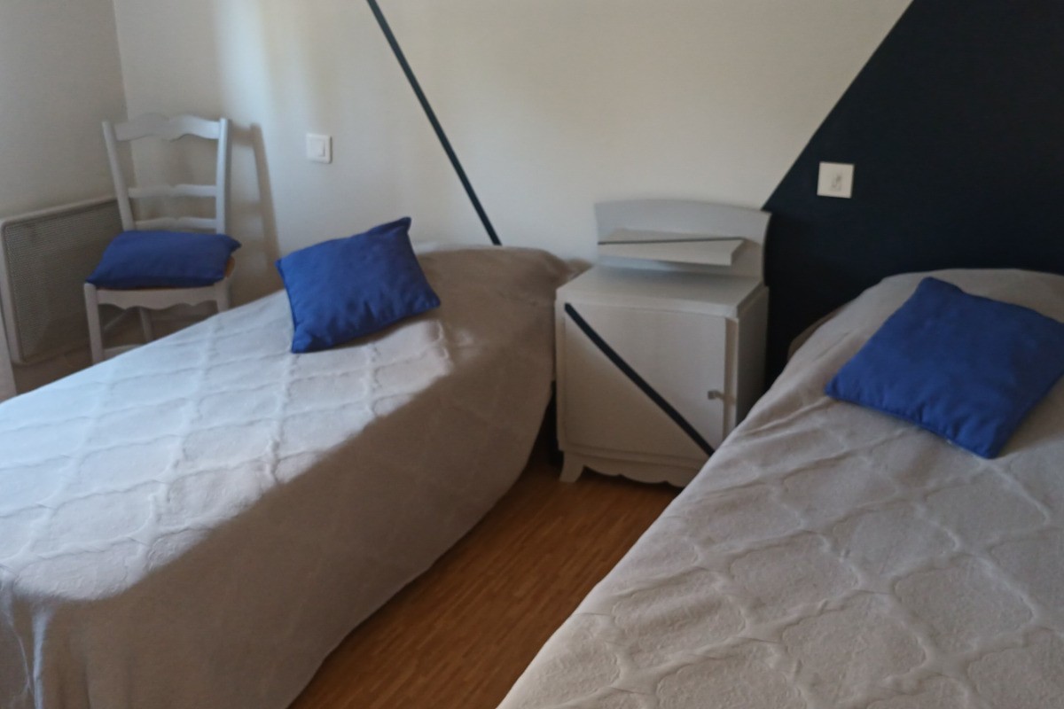 chambre 2 lits d'une personne