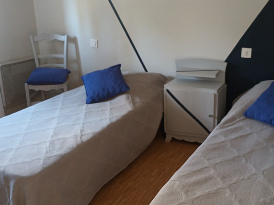 chambre 2 lits d'une personne