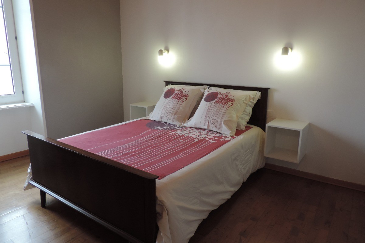 La chambre n°1 et son lit de 140