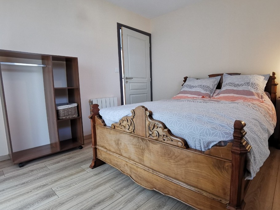 Chambre avec lit 140 au RDC