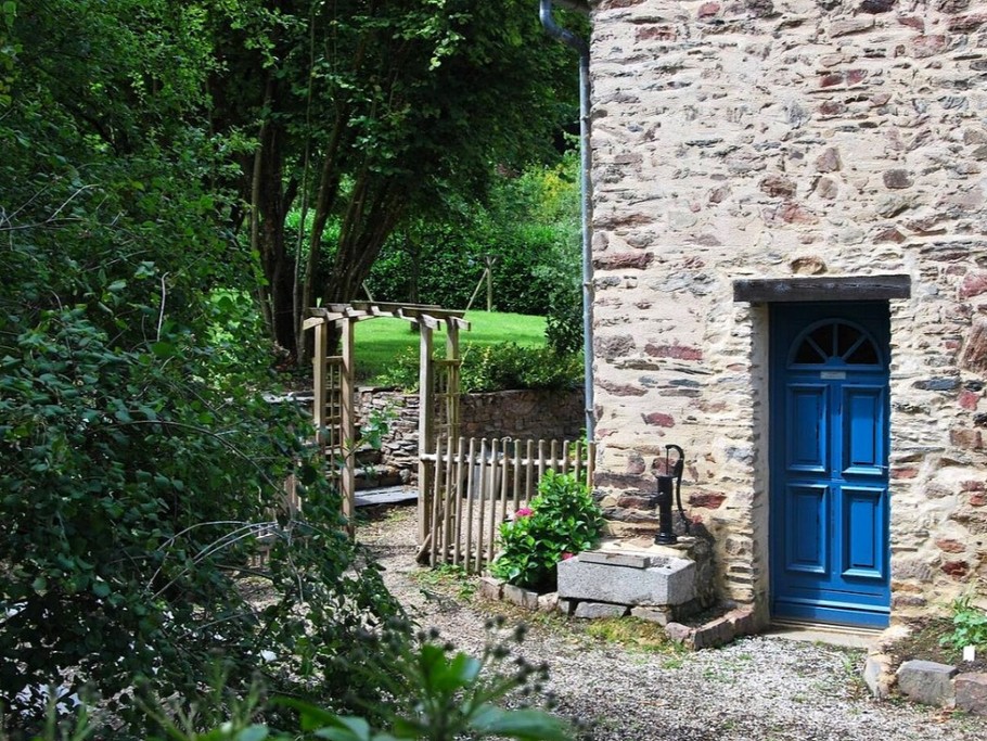 Separate entrance to your bedroom on the 2nd floor (shared entrance with a gite).