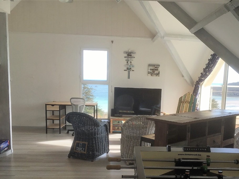 Location Clévacances - VanHeuverswyn, Plouha - Villa façade coté mer - Espace jeu étage