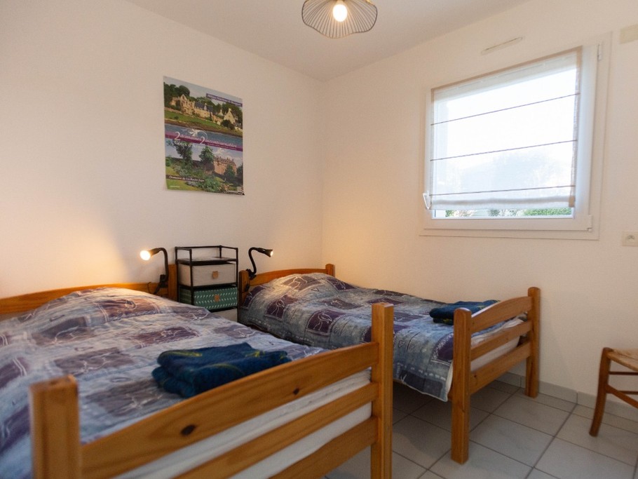 Clévacances -MAISON POUR 4 PERSONNES IDÉALEMENT SITUÉE PRES DE LA MER entre PERROS- GUIREC ET PAIMPOL - COTES D'ARMOR - BRETAGNE - chambre
