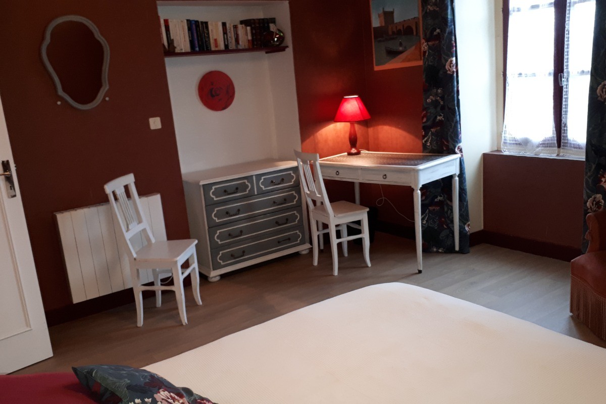 Coin bureau dans la chambre 'Alizarine'