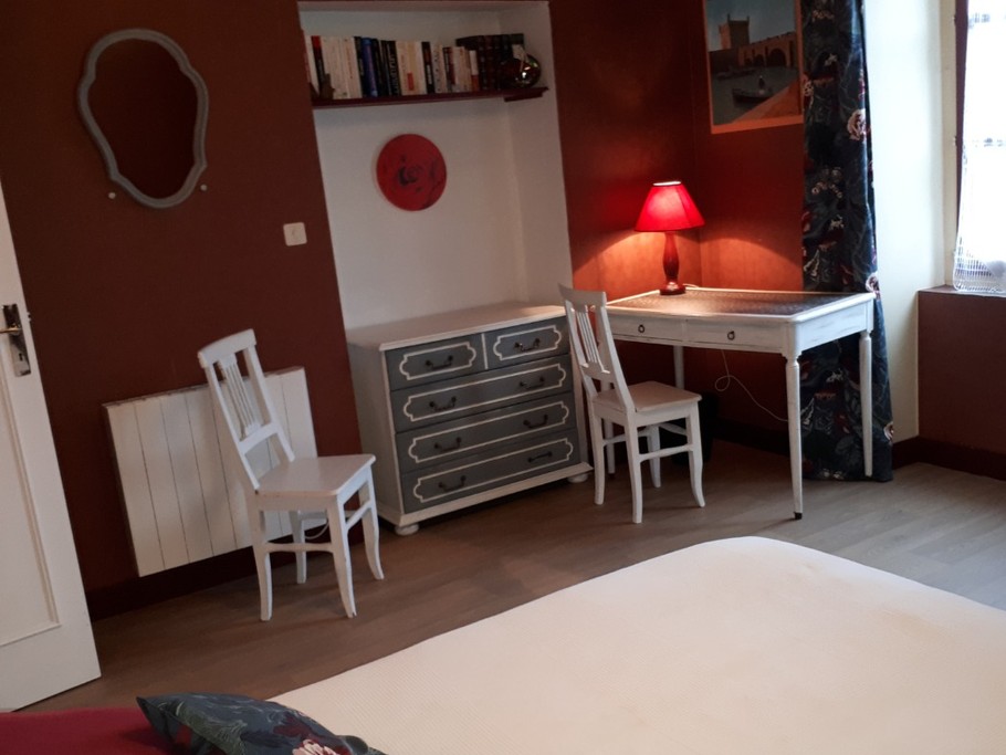Coin bureau dans la chambre 'Alizarine'