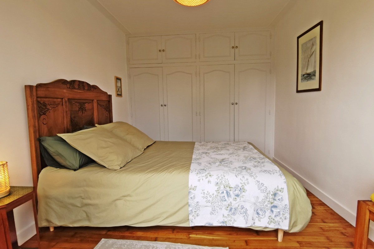 Chambre avec lit 140
