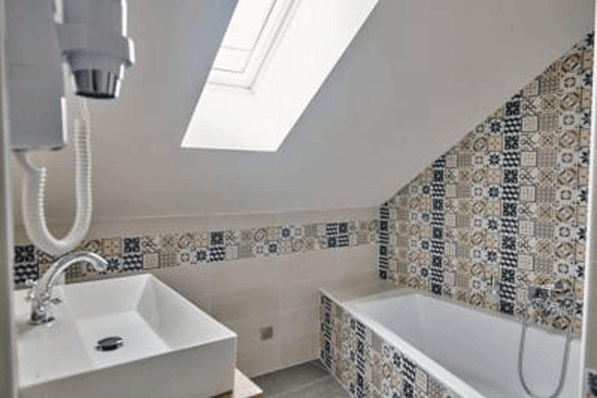 Le Pas de Moineau - Salle de Bain 1ere étage commune aux 2 Chambres.