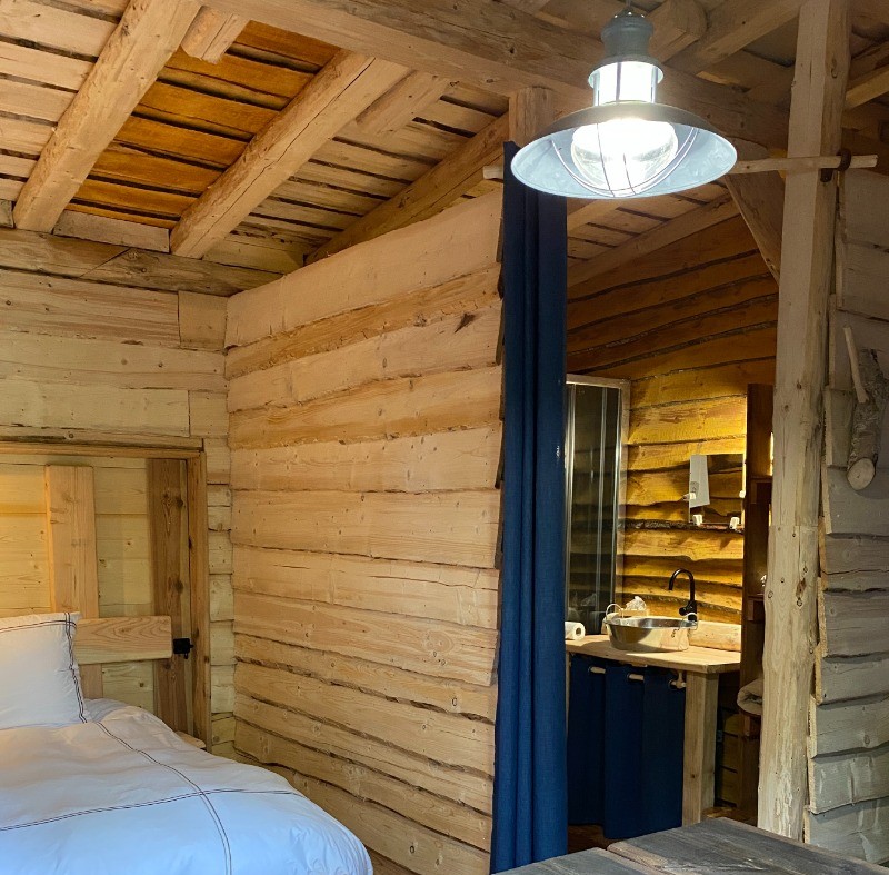 Chambre et salle d'eau, Cabane Galilée - Les Cabanes du Lac de Pierre Percée