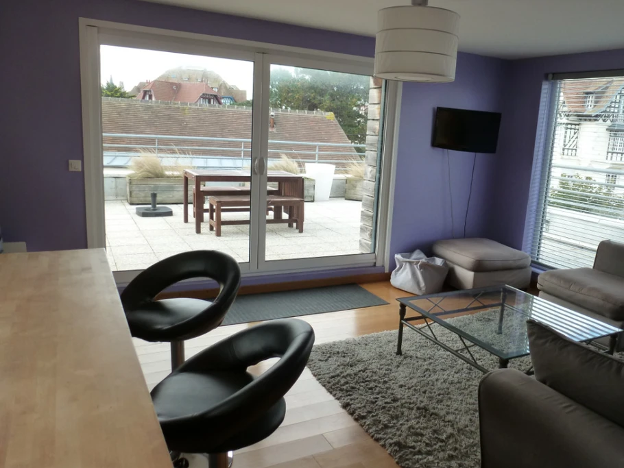 Espace salon avec Bar, donnant sur la terrasse (2ème étage)