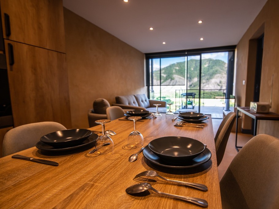 Halte Air et Go/ Cheval blanc/ Séjour