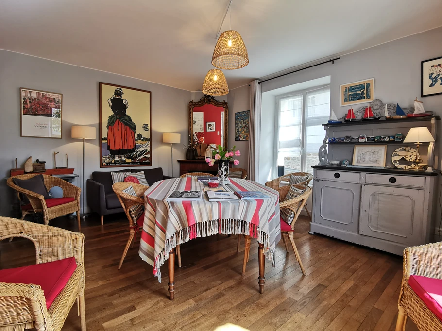 breakfast and relaxation room