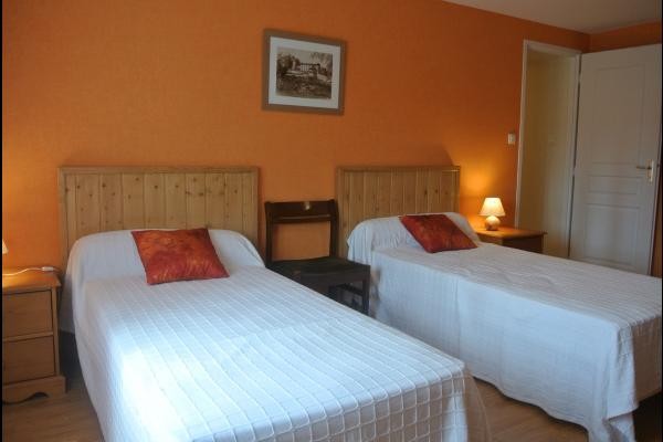 Une chambre au rez de chaussée - Gîte la Boisse - Rancogne