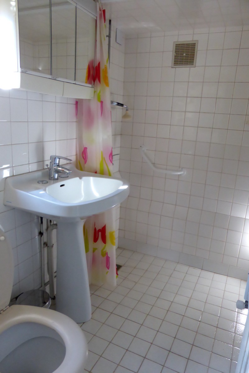 salle de bain douche à l'italienne
