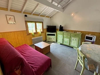 Espace cuisine / séjour - Gîte Perce-Neige - Domaine de la Prairie des Prés