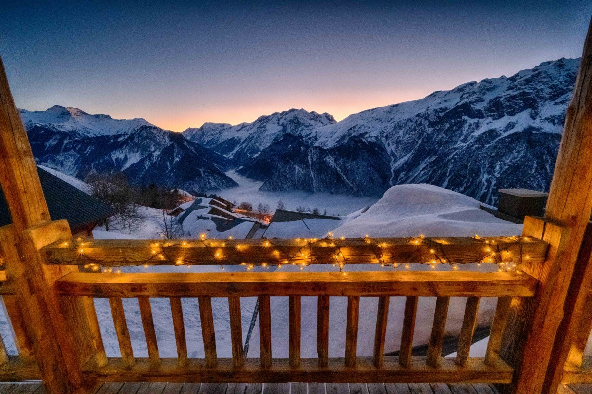 vue sur la vallée au soleil couchant