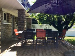 Terrasse avec salon de jardin