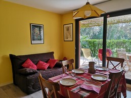 salon avec canapé -lit